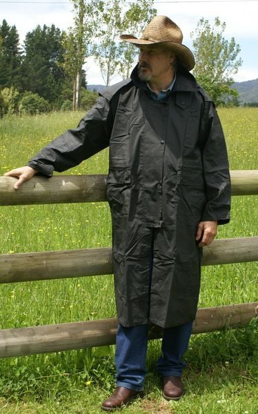 Riding Raincoat Front 800 X600