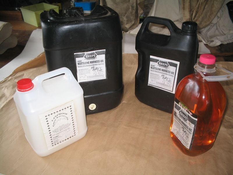 Waterproofer Leather Oil 800 X600