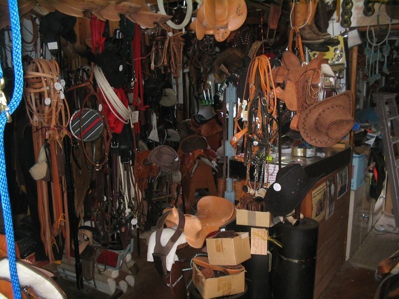 Saddle Shop 1 800X600