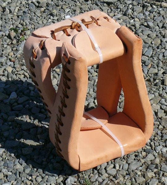 Roper Stirrups 800 X600