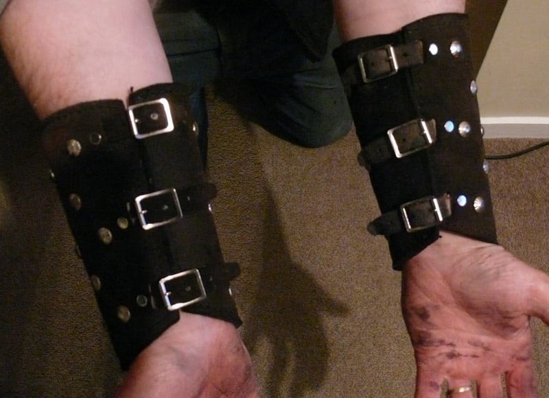 Gauntlet Stud Umder