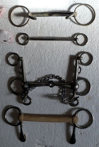 Bits Assorted 2 800X600